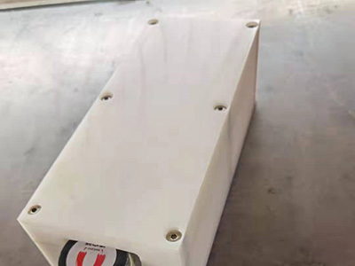 饮料易拉罐翻瓶器